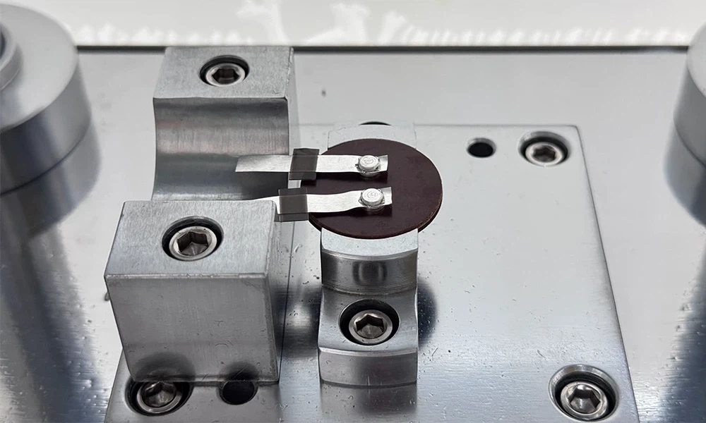 Electric Riveting Machine for Supercapacitor Caps Electric Riveting Machine for Supercapacitor Caps